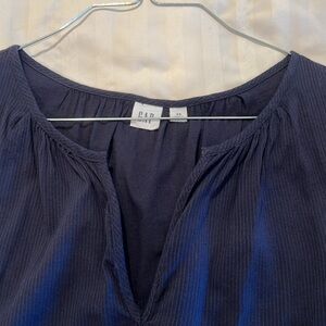 GAP Navy blue sleeveless v-neck